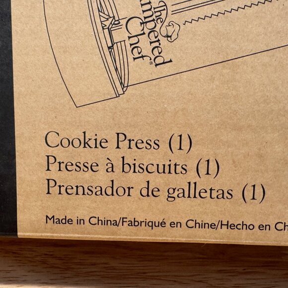 NIB - The Pampered Chef 1525 Cookie Press with 16 Discs - White - Picture 7 of 8